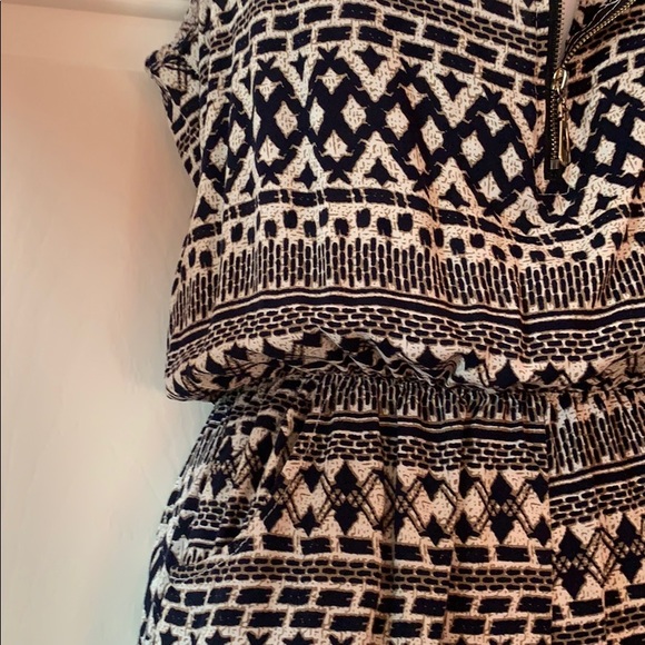 Printed Sleeveless Romper - Picture 4 of 6